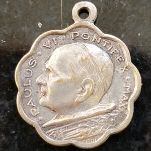 Vintage Pope Paul VI Catholic Medal Charm Scalloped Edge Silver-Tone Devotional